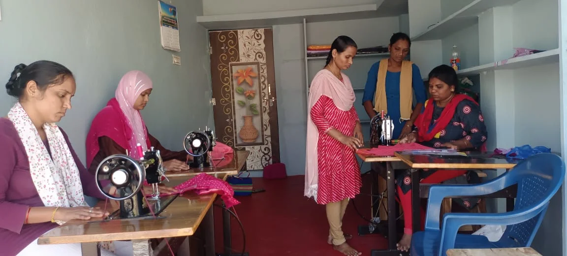 Tailoring training photo